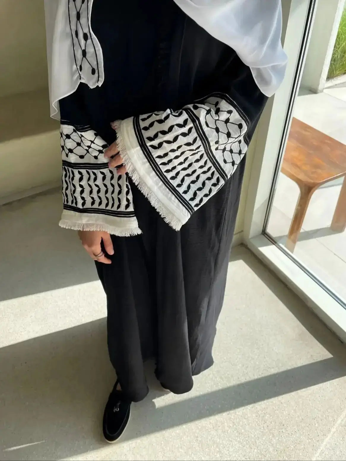 Keffiyeh Embroidered Design Black Abbayah